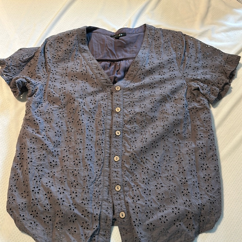 Papermoon eyelet lace short sleeve top size medium